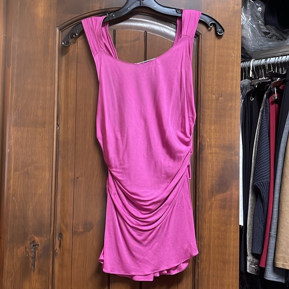 Christian Dior top never been worn. Size 6   Great condition. - Picture 4 of 7